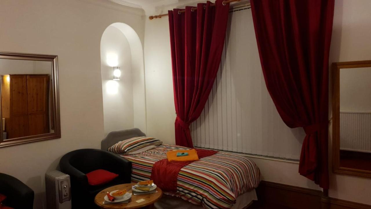 Broomlea Guest House Dyce Esterno foto